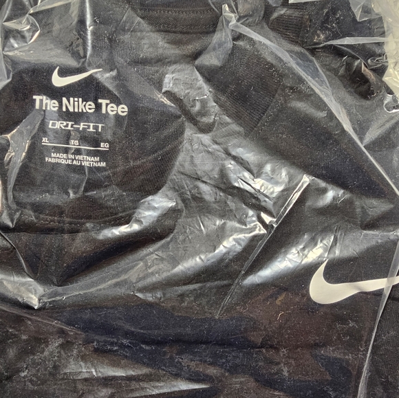 Nike - Dri-FIT Mens Training T-Shirt - Picture 7 of 9